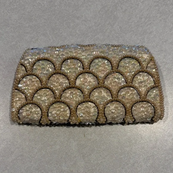 Vintage Elegant Beaded Clutch in Cream and Brown - Picture 3 of 6